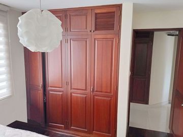 Surco MONTERRICO - Venta Departamento 2do. PISO - 140m² de 4Dorm+2Cocheras Paralelas Excelente ubicación