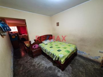 Casa a Precio de Terreno en Venta Cerca a UCV SJL