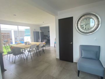 CASA EN VENTA EN LA MAGISTERIAL