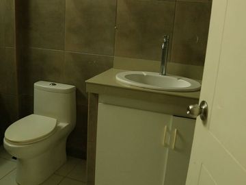 AMPLIA Y LINDA CASA EN VENTA CON AZOTEA-  URB. SOL Y ARENA LOS EJIDOS- PIURA
