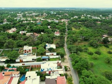 AMPLIA Y LINDA CASA EN VENTA CON AZOTEA-  URB. SOL Y ARENA LOS EJIDOS- PIURA