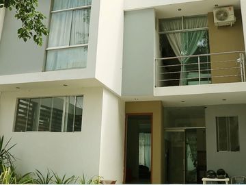 AMPLIA Y LINDA CASA EN VENTA CON AZOTEA-  URB. SOL Y ARENA LOS EJIDOS- PIURA