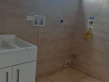 DEPARTAMENTE EN VENTA (POR ESTRENAR), SECTOR GONZALEZ SUAREZ, $253.500