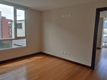 DEPARTAMENTE EN VENTA (POR ESTRENAR), SECTOR GONZALEZ SUAREZ, $253.500