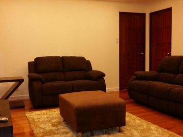 FOR SALE! 360sqm 2-Floor Penthouse with 2 Parking at Skyway Twin Towers, Pasig
