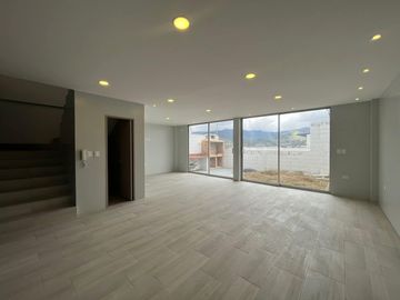 Casa en venta en la Urb. Graciela Eguiguren