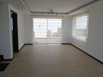 OPORTUNIDAD CASA AMPLIA 260m2 3 HABITACIONES SAN JUAN CUMBAYA