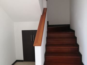 OPORTUNIDAD CASA AMPLIA 260m2 3 HABITACIONES SAN JUAN CUMBAYA