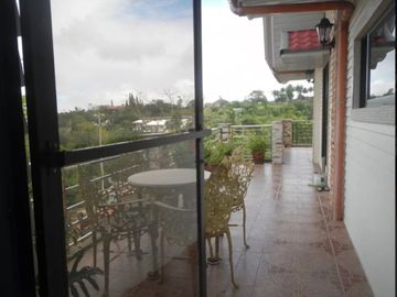 Tagaytay City Big House For Sale 1,000 sqm