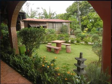 Tagaytay City Big House For Sale 1,000 sqm