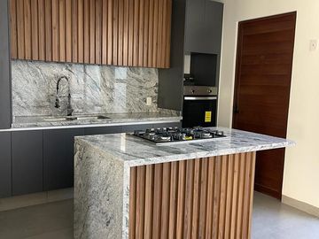 Venta casa nueva y acabados de lujo., San Mateo Atenco.  EDOMEX, Fraccionamiento la Esmeralda.