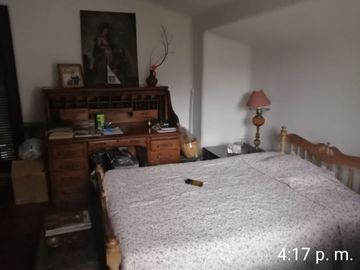 EXCELENTE CASA, ARQUITECTURA MUY CALIDA CON GRAN TERRAZA