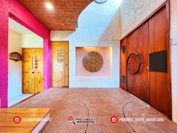 CASA EN VENTA CON ALBERCA Y JARDÍN AMPLIOS ESPACIOS JARDINES DE MOCAMBO