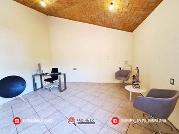 CASA EN VENTA CON ALBERCA Y JARDÍN AMPLIOS ESPACIOS JARDINES DE MOCAMBO