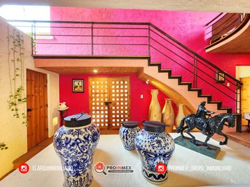 CASA EN VENTA CON ALBERCA Y JARDÍN AMPLIOS ESPACIOS JARDINES DE MOCAMBO