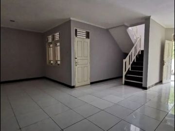 Rumah Bagus Tanah 200 M2 di Pesanggrahan, Bintaro 2,45 M Nego