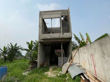 RUMAH DIJUAL MURAH PERUMAHAN 2 LANTAI DI CINANGKA SAWANGAN DEPOK DEKAT TERMINAL PONDOK CABE JUAL
