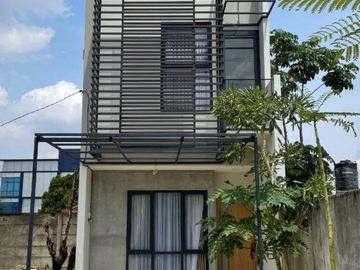 RUMAH DIJUAL MURAH PERUMAHAN 2 LANTAI DI CINANGKA SAWANGAN DEPOK DEKAT TERMINAL PONDOK CABE JUAL