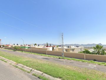 ¡¡Atención Inversionistas!! Venta de Casa en Remate Bancario, Col. Paseos de Chihuahua.