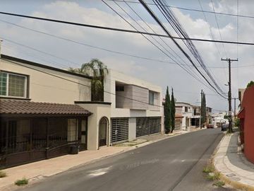 ¡Remate Bancario! En Fracc. Cumbres 5° Sector Monterrey, N.L.  ¡¡¡OPORTUNIDAD!!!