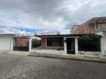 Ibarra - Casa de Venta en La Victoria
