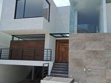 VENDO CASA NUEVA BOSQUE ESMERALADA UNICA