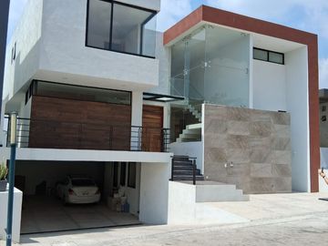 VENDO CASA NUEVA BOSQUE ESMERALADA UNICA
