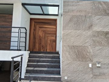 VENDO CASA NUEVA BOSQUE ESMERALADA UNICA