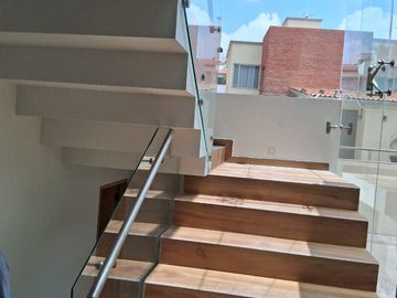 VENDO CASA NUEVA BOSQUE ESMERALADA UNICA