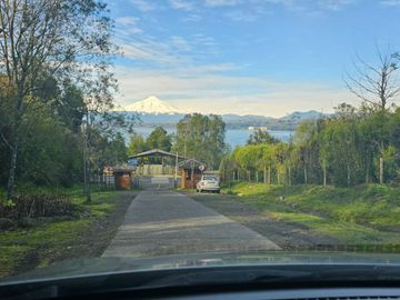 Vendo casa nueva con amplios espacios y con acceso al lago Villarrica dentro de condominio