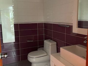 CASA  VENTA BUGAMBILIAS  OPORTUNIDAD ZAPOPAN JAL.