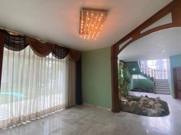 CASA  VENTA BUGAMBILIAS  OPORTUNIDAD ZAPOPAN JAL.