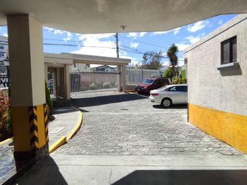 SOLCA VENDO HERMOSO DEPARTAMENTO TRES DORMITORIOS