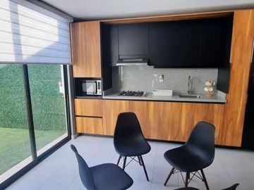 Hermosa Casa con Bonitos Acabados, Super bien Distribuida. (Zona Pueblito Colonial)