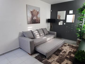 Hermosa Casa con Bonitos Acabados, Super bien Distribuida. (Zona Pueblito Colonial)