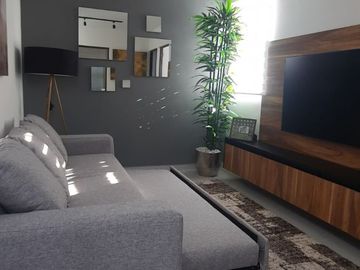 Hermosa Casa con Bonitos Acabados, Super bien Distribuida. (Zona Pueblito Colonial)