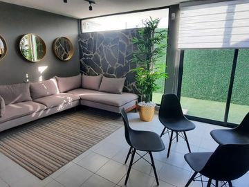 Hermosa Casa con Bonitos Acabados, Super bien Distribuida. (Zona Pueblito Colonial)