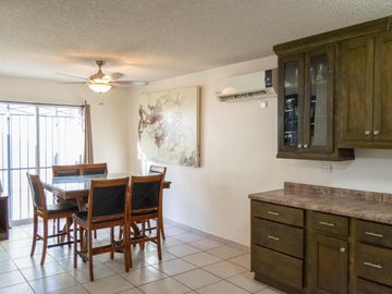 Casa amueblada en renta en Urbi Villa Alameda, Los Fresnos Residencial.