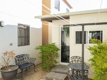 Casa amueblada en renta en Urbi Villa Alameda, Los Fresnos Residencial.
