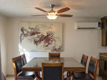 Casa amueblada en renta en Urbi Villa Alameda, Los Fresnos Residencial.