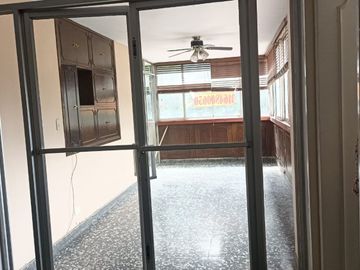 VENDO  APARTAMENTO EN VERSALLES