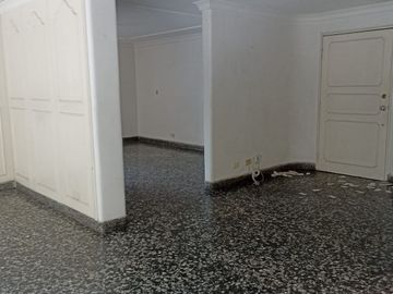 VENDO  APARTAMENTO EN VERSALLES