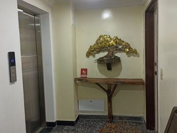 VENDO  APARTAMENTO EN VERSALLES
