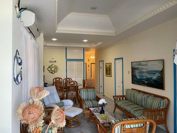 En venta casa de 6 dormitorios en Salinas