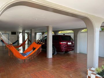 En venta casa de 6 dormitorios en Salinas