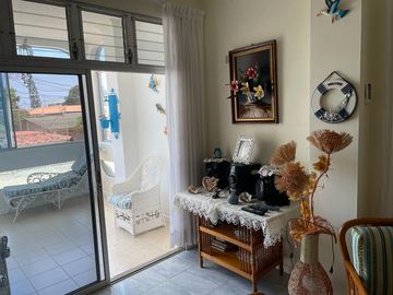 En venta casa de 6 dormitorios en Salinas