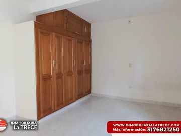 Se vende casa amplia, en sector comercial con local en Buga-valle