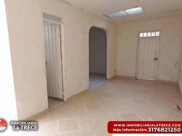 Se vende casa amplia, en sector comercial con local en Buga-valle