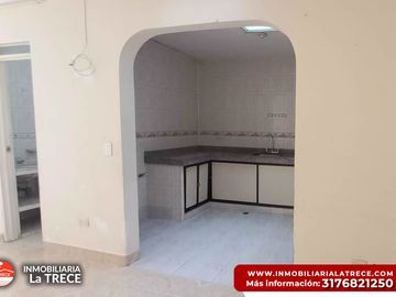 Se vende casa amplia, en sector comercial con local en Buga-valle
