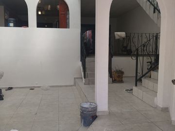 Casa en venta en la colonia Atlanta muy amplia, jardín y cisterna.